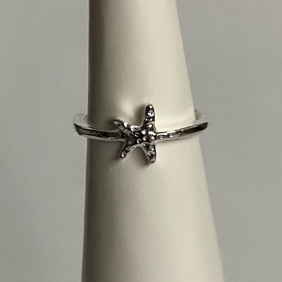 Starfish silver ring size 5 - Picture 3 of 3